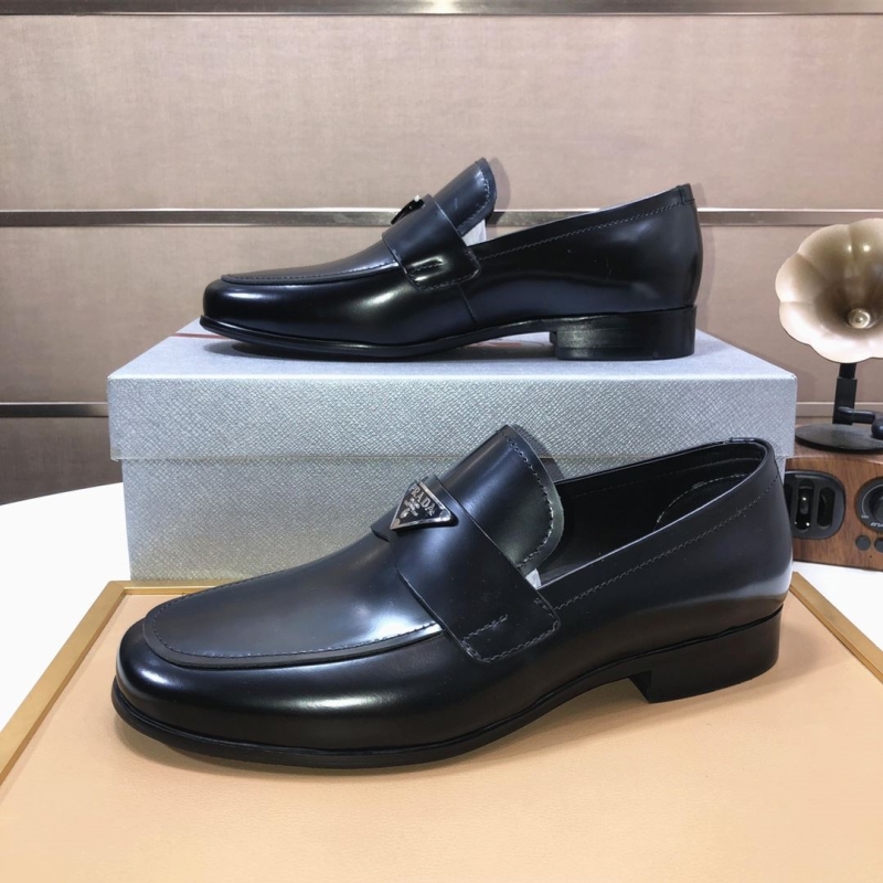 Pra*a leather shoes
